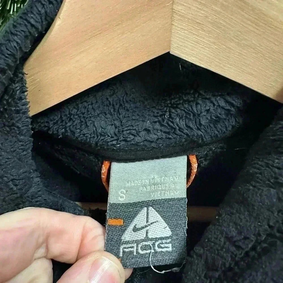 Vintage Nike ACG Black Zip-up Fleece Small - Picture 3 of 5